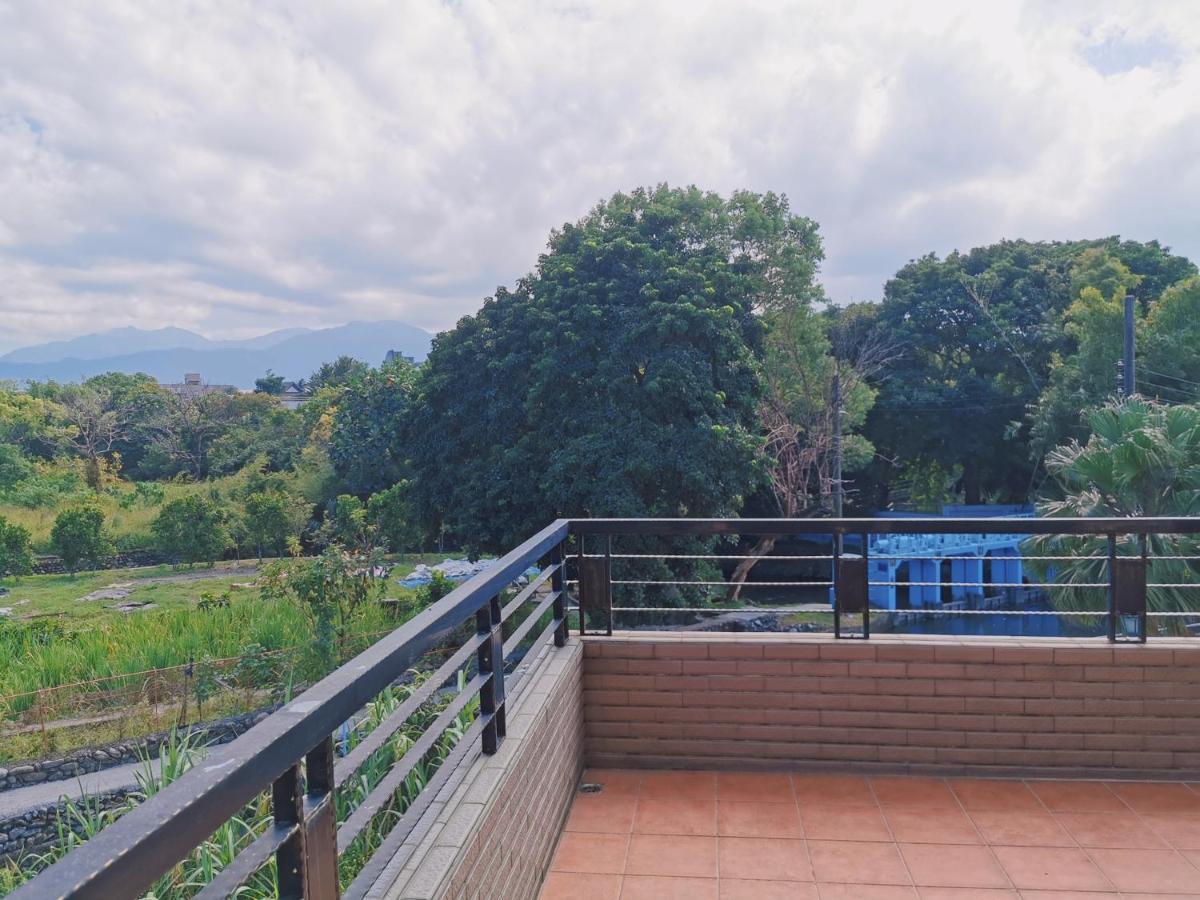לינה וארוחת בוקר לודונג Yilan Beitou No.117 מראה חיצוני תמונה